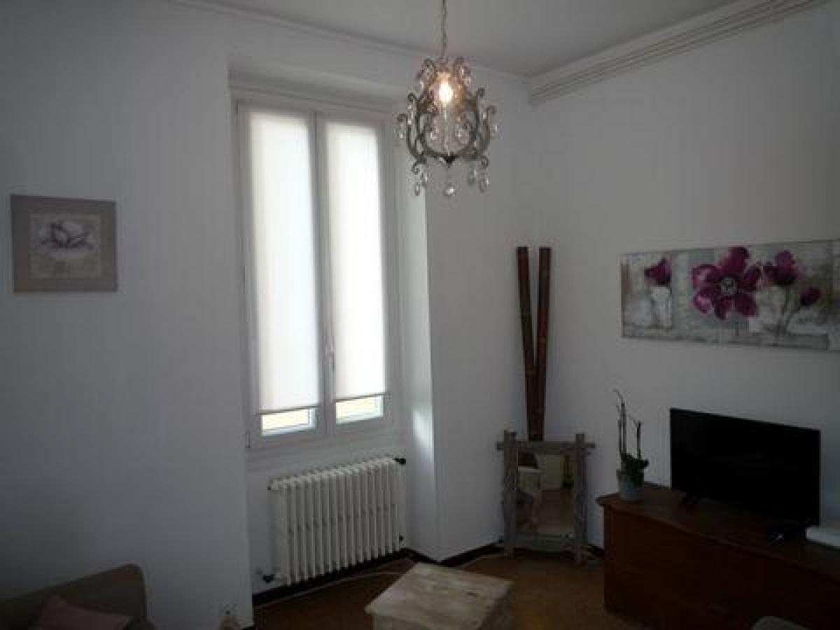 2 bedrooms Condo in Menton, France No. 9348