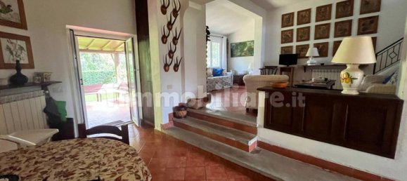 4 bedrooms Villa in Fiumicino, Italy No. 188409 8