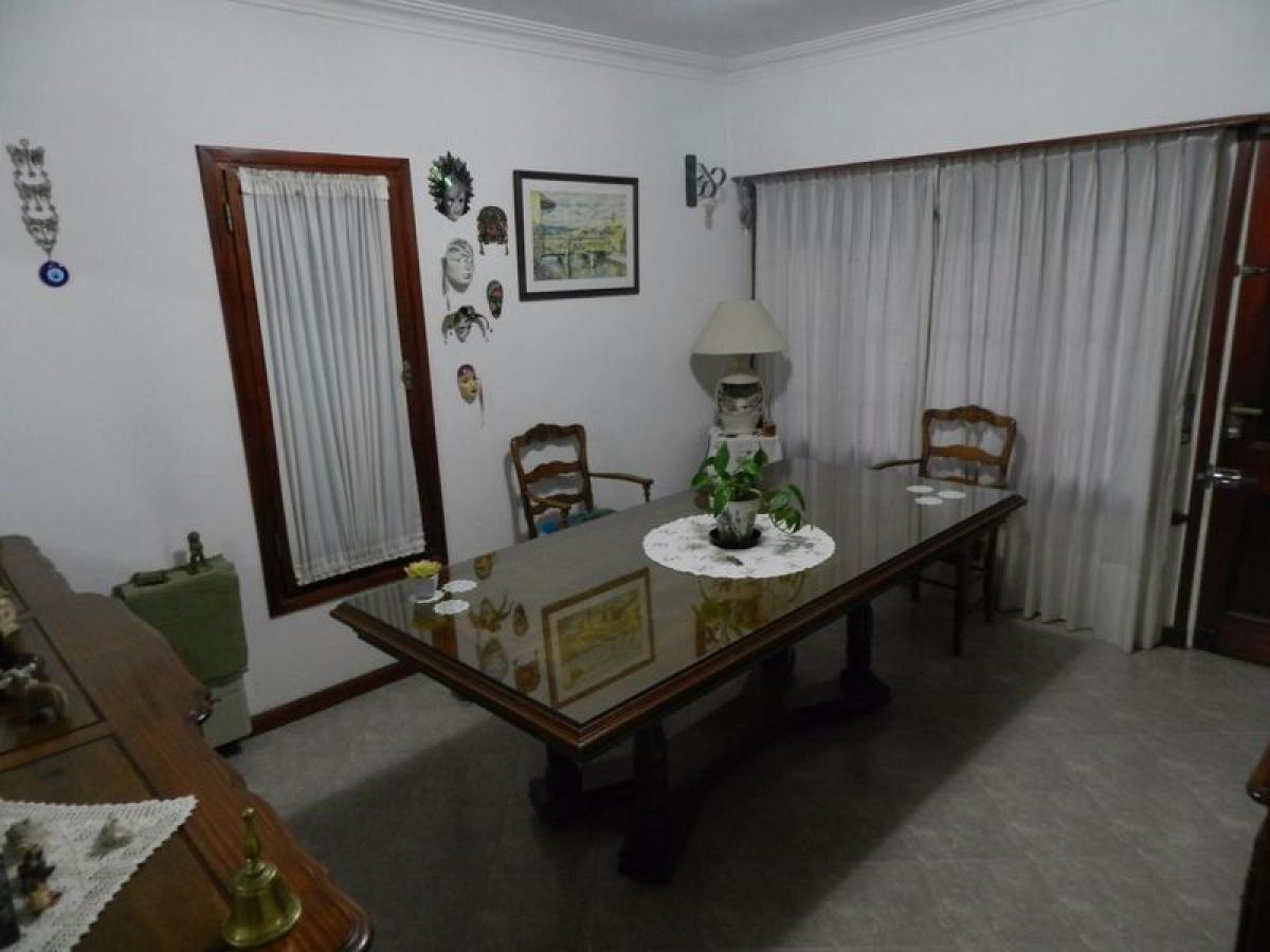 3 bedrooms House in Mar del Plata, Argentina No. 77315