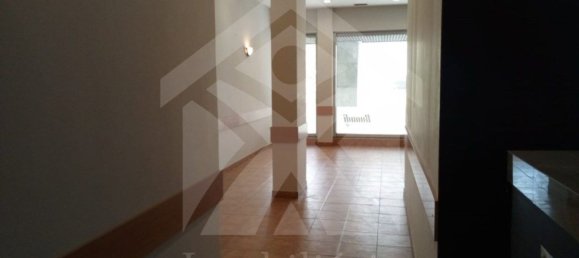 65m² Commercial property in Maia, Portugal No. 89831 17