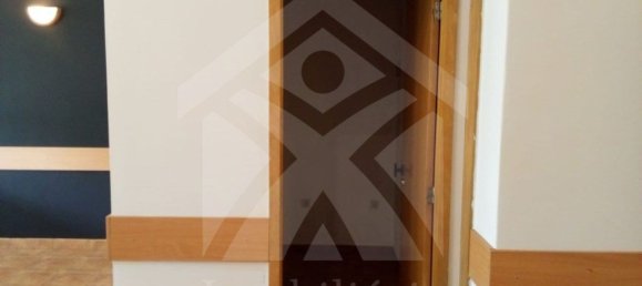 65m² Commercial property in Maia, Portugal No. 89831 14