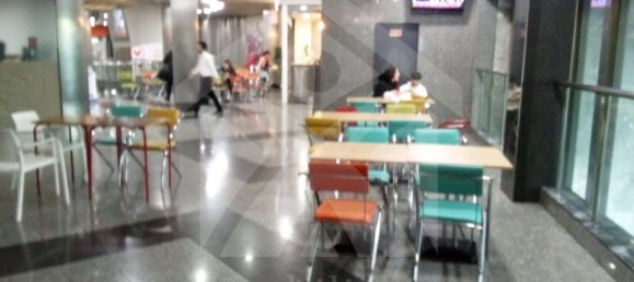 65m² Commercial property in Maia, Portugal No. 89831 7