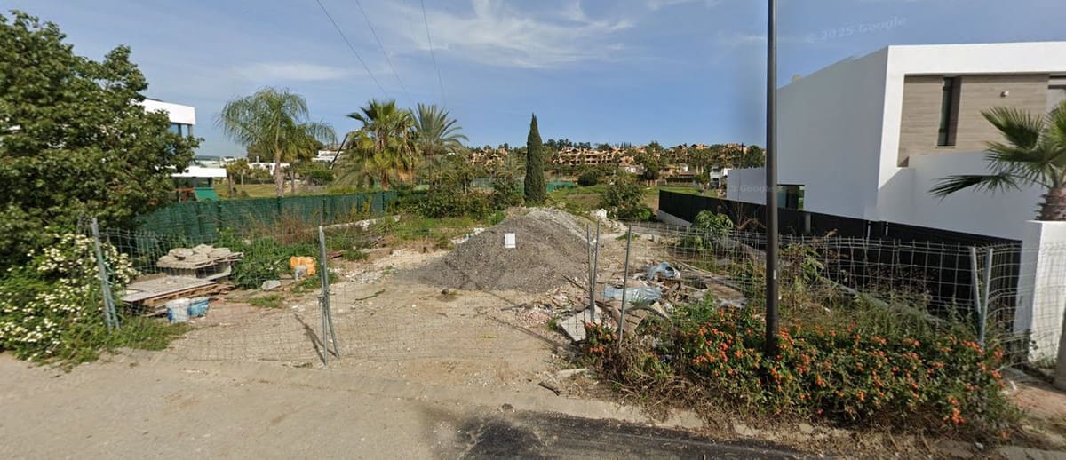  Land in Estepona, Spain No. 191120