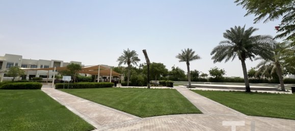 Вилла с 3 спальнями в Рим, ОАЭ № 34484 2