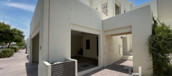 Вилла с 3 спальнями в Рим, ОАЭ № 34484 5