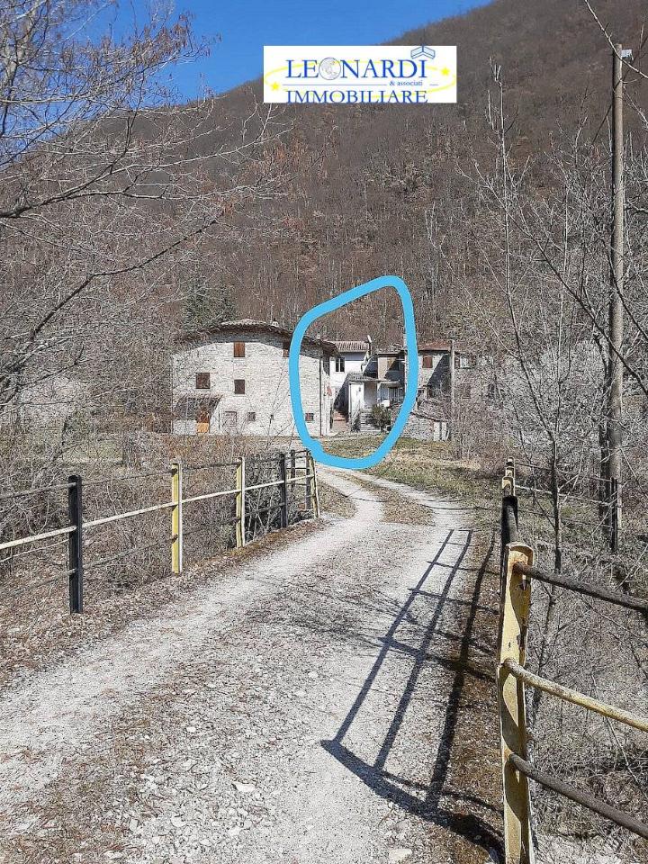 6 rooms House in Caprese Michelangelo, Italy No. 105733