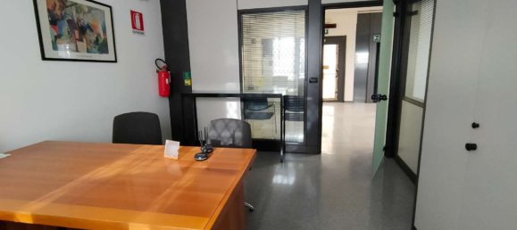Gewerbliche Immobilie in Udine, Italy 187m², Nr. 149149 17