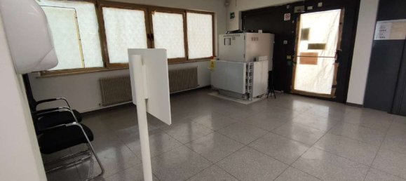 Gewerbliche Immobilie in Udine, Italy 187m², Nr. 149149 6