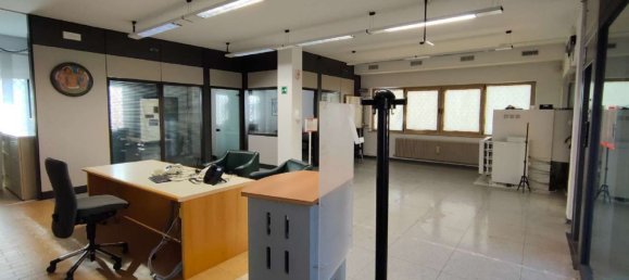 Gewerbliche Immobilie in Udine, Italy 187m², Nr. 149149 18