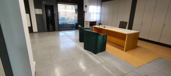 Gewerbliche Immobilie in Udine, Italy 187m², Nr. 149149 4