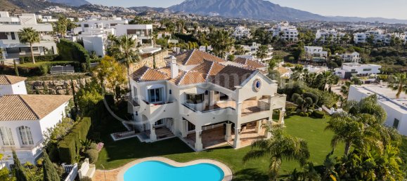 5 bedrooms Villa in Malaga, Spain No. 89231 17