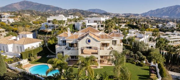 5 bedrooms Villa in Malaga, Spain No. 89231 19