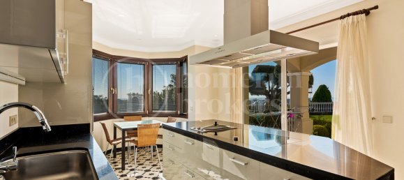5 bedrooms Villa in Malaga, Spain No. 89231 3