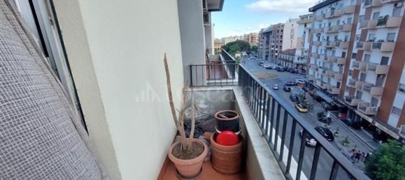 4-salle Appartement à Palermo, Italy No. 278463 2