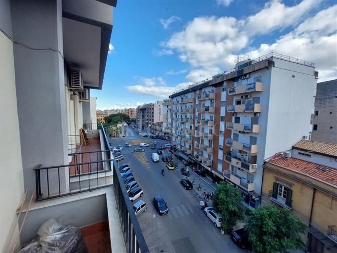 4-salle Appartement à Palermo, Italy No. 278463