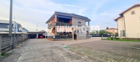 5 غرف نوم فيلا في Venegono Superiore, Italy رقم 263560 4