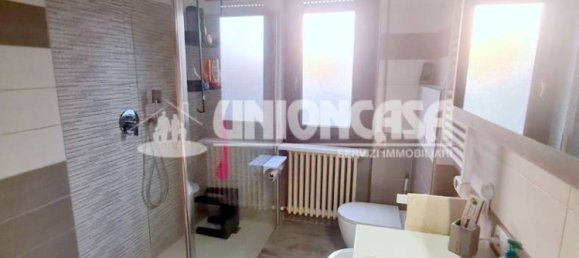 5 غرف نوم فيلا في Venegono Superiore, Italy رقم 263560 24