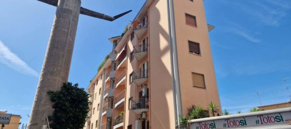 3 Schlafzimmer Wohnung in Naples, Italy, Nr. 340962 12