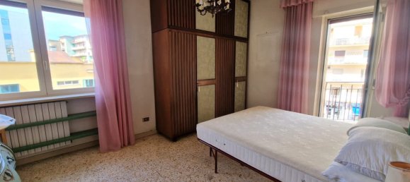 3 Schlafzimmer Wohnung in Naples, Italy, Nr. 340962 5