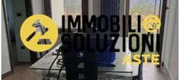 3 rooms Apartment in Cuasso al Monte, Italy No. 181411 2