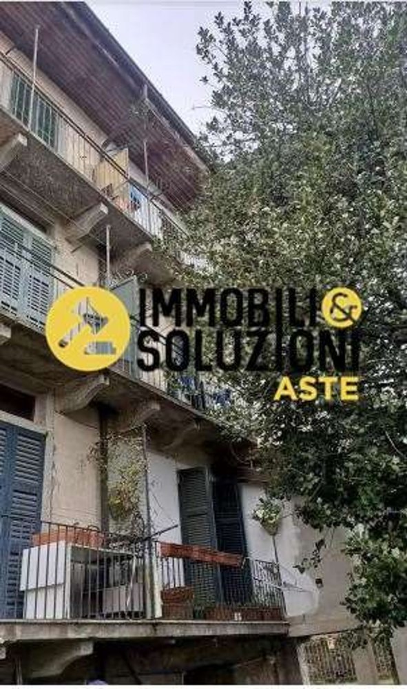 3 rooms Apartment in Cuasso al Monte, Italy No. 181411