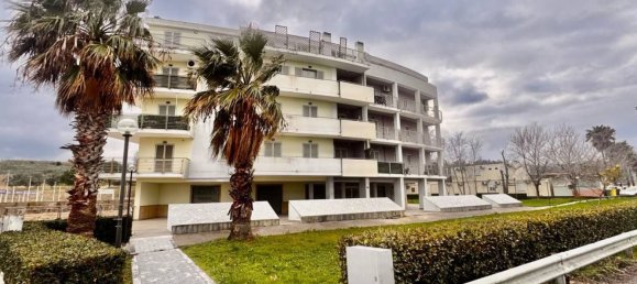 Estudio en Vasto, Italy No. 69309 3