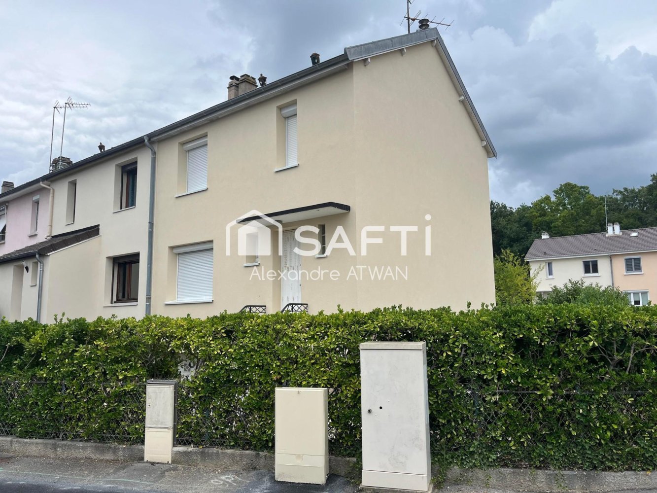 Casa de 3 dormitorios en Acheres, France No. 288557