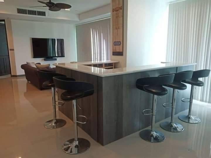 3 bedrooms Condo in Pattaya, Thailand No. 19232