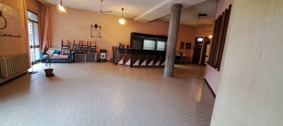 350m² Commercial property in Sermide e Felonica, Italy No. 364359 10