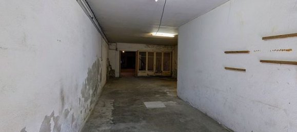 Garaje en Narbonne, France No. 309419 2