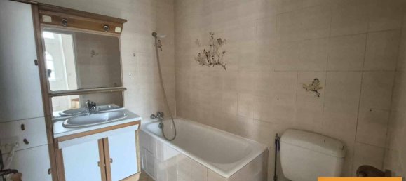 2 bedrooms Villa in Aubigny-sur-Nere, France No. 43834 3