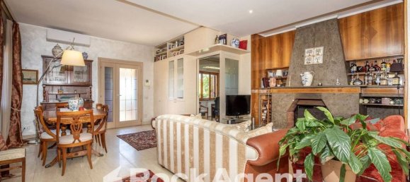 3 bedrooms House in Rome, Italy No. 334921 11