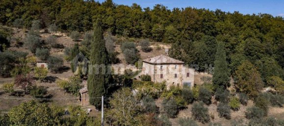 3 bedrooms House in Montepulciano, Italy No. 56400 8