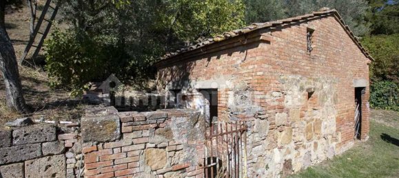 3 bedrooms House in Montepulciano, Italy No. 56400 10