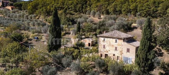 3 bedrooms House in Montepulciano, Italy No. 56400 3