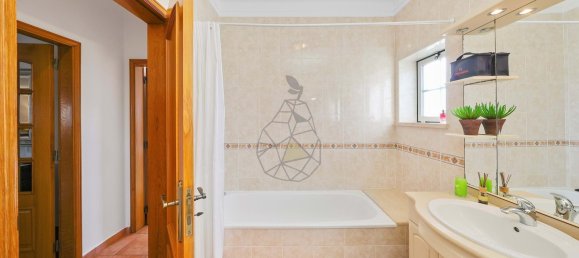 Villa de 4 dormitorios en Alvor, Portugal No. 128051 23