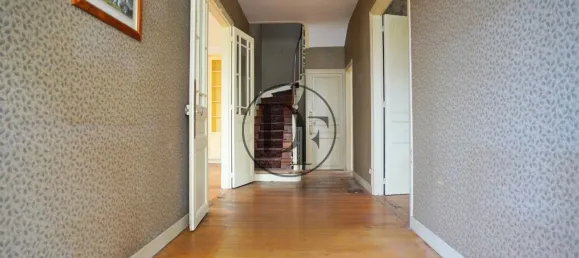 6 bedrooms House in Fontainebleau, France No. 319025 4