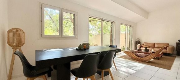 Квартира с 3 спальнями в Марсель, Франция № 295624 3