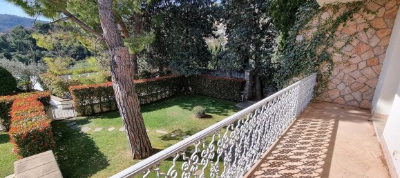 Квартира с 5 комнатами в Алассио, Италия № 130935 6