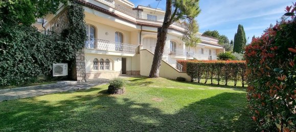 Квартира с 5 комнатами в Алассио, Италия № 130935 9