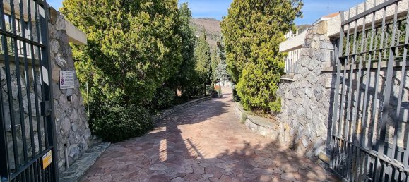 Квартира с 5 комнатами в Алассио, Италия № 130935 15