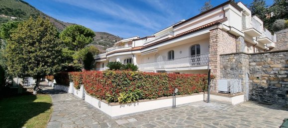 Квартира с 5 комнатами в Алассио, Италия № 130935 8