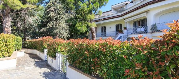 Квартира с 5 комнатами в Алассио, Италия № 130935 14