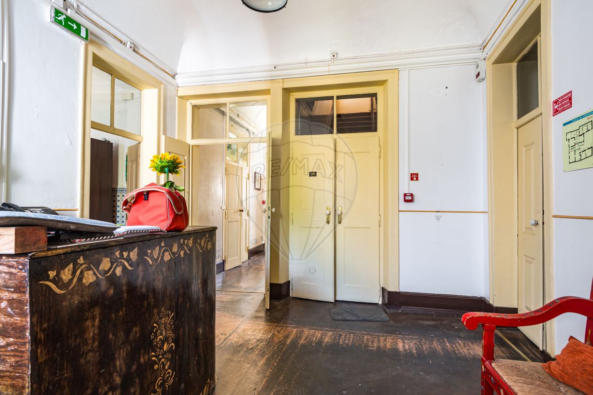 2m² Building in Evora, Portugal No. 137799