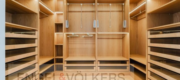 5 bedrooms House in Porto, Portugal No. 15316 10