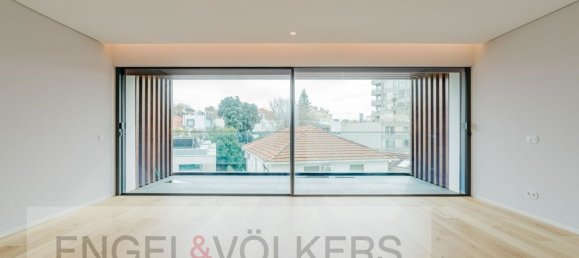 5 bedrooms House in Porto, Portugal No. 15316 12