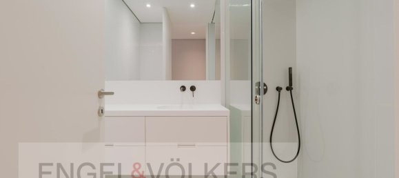 5 bedrooms House in Porto, Portugal No. 15316 18