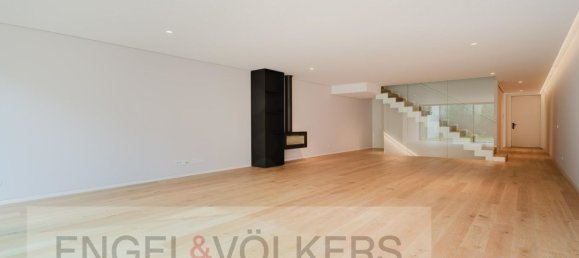 5 bedrooms House in Porto, Portugal No. 15316 4