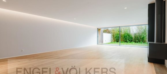 5 bedrooms House in Porto, Portugal No. 15316 2