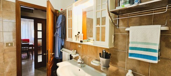 6 rooms Apartment in Arezzo, Italy No. 70402 14